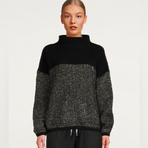 Varley Darrell Black and Gray Mock Neck Sweater with Zipper Details Sz Small